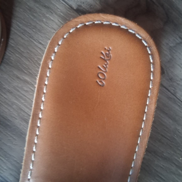 Olukai Brown & Black Leather Sandals Slides Ke'a Beach Vacation Surf Hawaii - Picture 2 of 4